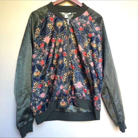 Francesca's Collections Jackets & Blazers - Francesca’s floral printed bomber jacket NWT